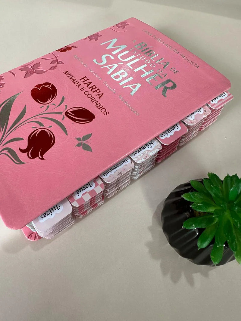 Bíblia de Estudo da Mulher Sábia  | Com Harpa Avivada + Abas | Letras Jumbo