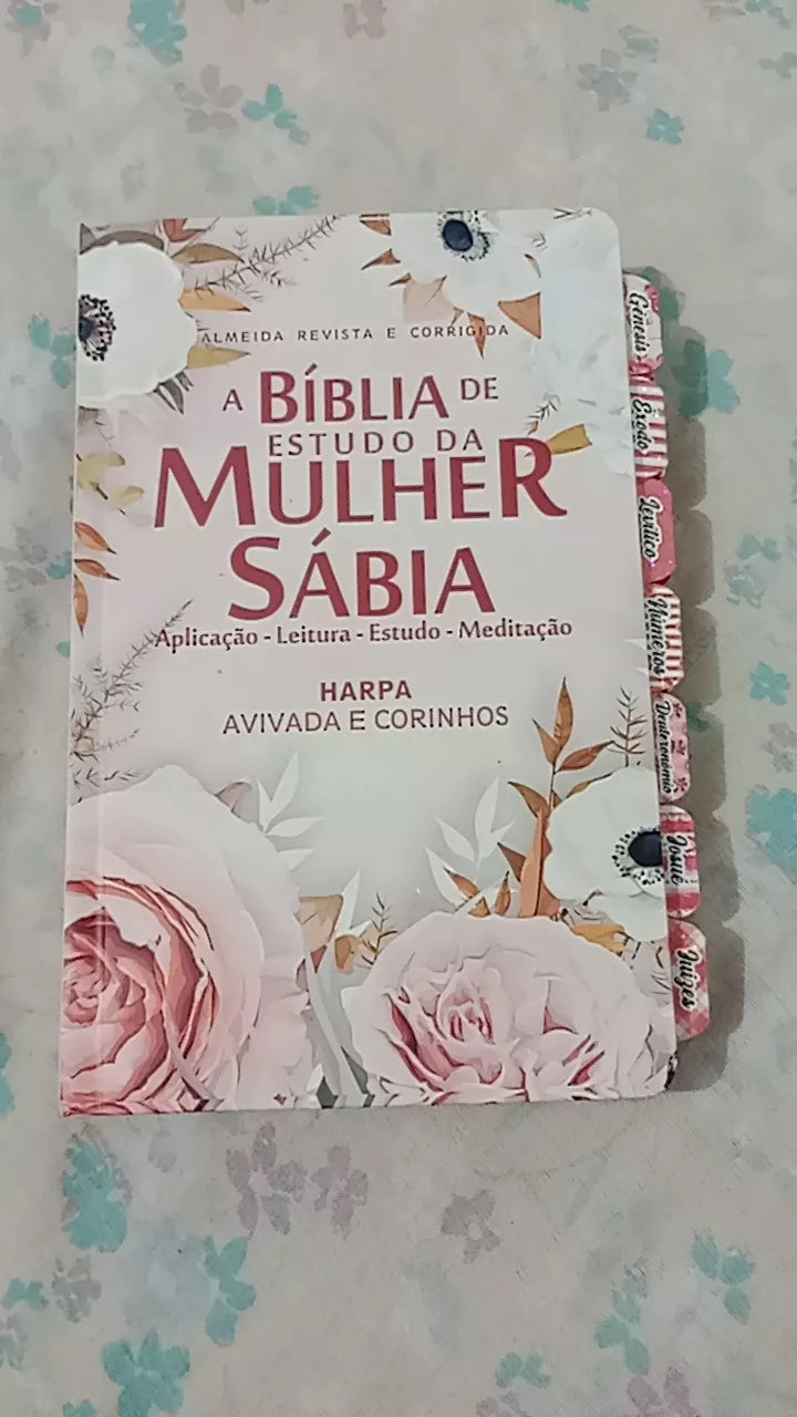 Bíblia de Estudo da Mulher Sábia  | Com Harpa Avivada + Abas | Letras Jumbo