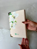 Combo Bíblia Média Lírio em Linho + placa pequena + Cartela de índice